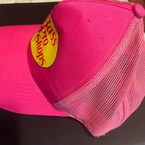 Woman’s Bass pro hat